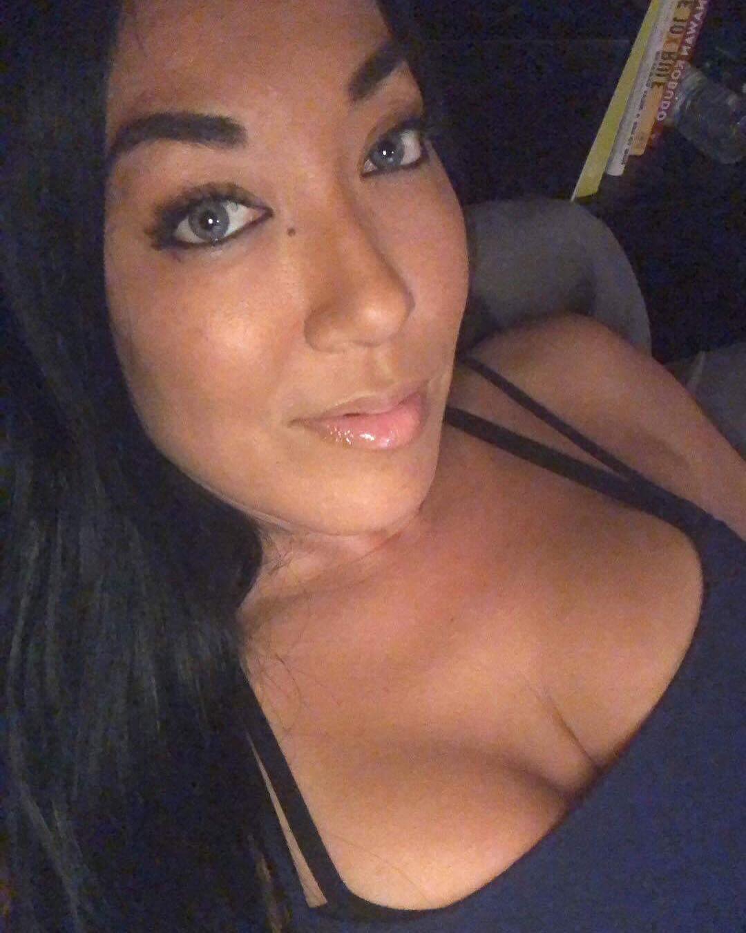 Hey All, My name is @MsTracyLee… I started this page because I am on a Keto Journey and everyone seems to be asking me a lot of questions about my diet/lifestyle… I lost 25lbs so far and really have a goal of 30. But I am going to continue to stay with the keto lifestyle and adjust my diet according to whatever my new goal is..
—-
I started doing Keto because I have a memory condition called SDAM… Google it if you’re really interested… It’s not a common this (so far) but I was hoping that the Keto Diet because of it being known for increasing cognitive function, mental clarity, and memory, that it would help me in gaining some of my memories back.
—
Also, I needed to lose weight in a way that was complimentary with my lifestyle… So I started on my Keto journey with the help of one of my friends, @incrediblechap… 6 months in and this lifestyle is so AWESOME!! I hope you can find some real good info, recipes, and more here… Also, I started a group fb.com/groups/ketochasers so you can add your own recipes and feed back there!!
—
This diet is NOT for everyone. It’s not at all good for Type 1 diabetics without a Dr’s supervision; it can be deadly. For type 2 diabetics, please also consult your Dr, but I have heard of many cases of the diabetes being reversed from this diet. Vegans, Vegetarians, and Hypoglycemics also may think twice on this..
—-
Now excuse me as I dump a whole bunch of info on this page!!