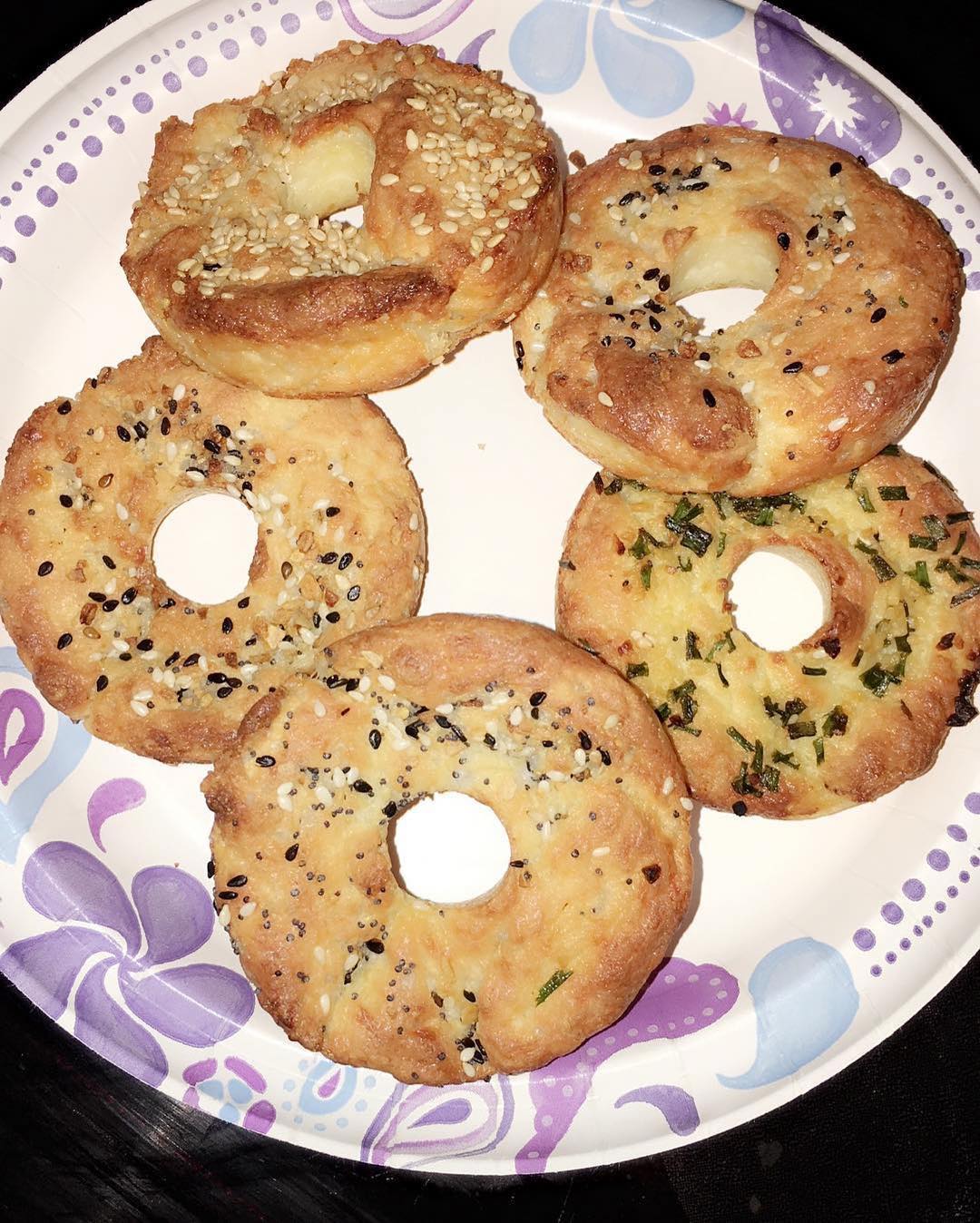 Seeing “bread” options is so awesome… gonna have to make some of these bagels!
——
Repost @keto_megsta
・・・
1 cup of almond flour 1 tsp of xanthan gum and 1 egg mix and set aside…. 1.5 cups of shredded mozzarella and 2 tbsp of cream cheese microwave and then add to dry ingredients. Form into bagels or put in donut pan (so happy I bought these). Bake at 400 for about 15 mins or until they look ready. On some of them there is the bagel seasoning from TraderJoes, one with poppy seeds and one with garlic and chives…. YES YES AND YES
