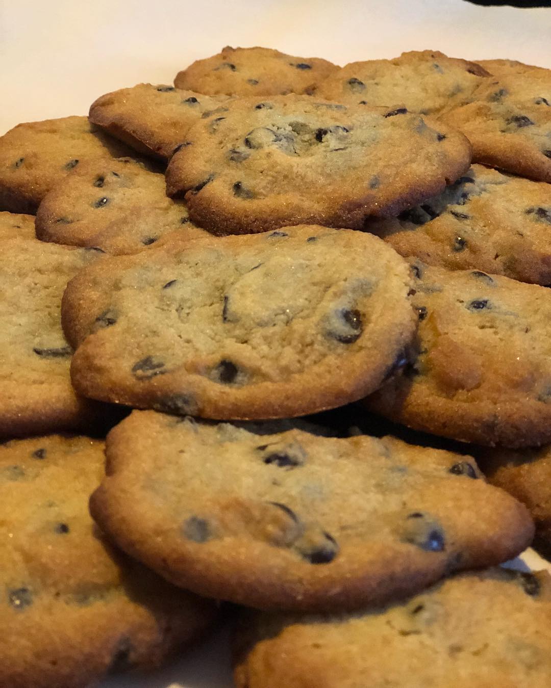 I just made these deliciously sweet keto chocolate chip cookies!
——
Ingredients
–
1/2 cup butter, softened
1/4 cup coconut oil
1 cup allulose (or other sweetener)
2 teaspoons vanilla extract
2 large eggs
1/2 teaspoon baking soda
1/2 teaspoon salt
3 cups blanched almond flour (see note below)
1 1/2 cups @lilys_sweets_chocolate chips
2/3 cup toasted walnuts (optional)
Instructions
—-
Preheat oven to 350 degrees. Line a baking sheet with parchment paper.
Using a mixer, cream together the butter, coconut oil, and -sweetener. Add the vanilla & eggs, mixing completely.
Mix in the baking soda & salt then add the almond flour, 1 cup at a time, mixing well! Stir in the chocolate chips and walnuts if desired with a wooden spoon.
Spoon tablespoons of the dough approximately 3 inches apart on to the cookie sheet. Bake for 11-13 minutes, or until golden brown around edges and then let cool. Enjoy