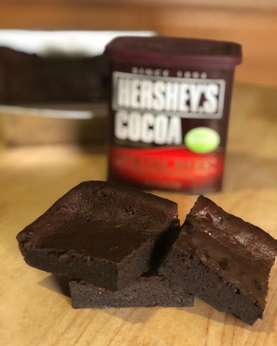 Was craving brownies so dug up the recipe by @ruledme reposted by @ketohackershop! In my opinion, this recipe is good, not great.. dealing with the cocoa powder was SUPER messy but these brownies definitely help you get your chocolate fix!!
—-
Brownies on keto? Yep that’s right.
.
Here is a delicious and simple keto brownie recipe by @ruledme
.
This makes a total of 16 Flourless Keto Brownies. Each serving comes out to be 87 Calories, 8g Fat, 3g Net Carbs, and 2g Protein!
.
INGREDIENTS:
5 ounces low-carb milk chocolate
4 tablespoons butter
3 large eggs
½ cup erythritol 
¼ cup mascarpone cheese
¼ cup unsweetened cocoa powder
½ teaspoon salt
.
DIRECTIONS

1) Heat oven to 375°F and line a baking sheet with parchment. Melt 5 ounces chocolate in a glass bowl on medium heat for 30 intervals, stirring each time until smooth.

2) Add butter and microwave the bowl for ten seconds. Stir. Repeat until smooth. Set aside to allow to slightly cool while you prepare the batter.

3) In a large bowl, beat three eggs and ½ cup granulated sweetener on high until the mixture becomes frothy and the eggs become pale. This should take about 3-5 minutes.

4) Add the mascarpone cheese and beat until smooth.

5) Sift in half of the cocoa powder and ½ tsp salt and gently mix. The power will resist mixing with the egg so go slow and keep at it.

6) Sift in the rest of the coco powder and stir until all of the mixture is dissolved and the batter forms.

7) Make sure you chocolate is still melted. If not, heat for 10 seconds and stir. Fold the melted chocolate into the batter and mix well until it is creamy and there are no lumps.

8) Pour batter in prepared 8×8 pan and bake at 375°F for 25 minutes or until the center no longer jiggles.

9) Remove from pan and cool completely before cutting