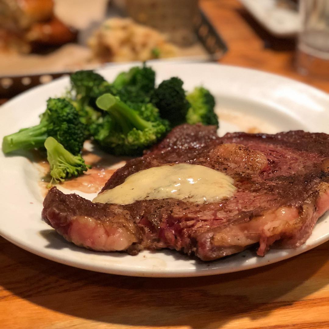 I ended up at Chili’s in a small town in Colorado the other day because we were out in the middle of nowhere shooting photos… I didn’t want a salad and spotted the ribeye on the menu.. I didn’t have high hopes, I just wanted to stay keto so I ordered it and subbed the mash potatoes for salad… I can’t get over how surprisingly GOOD the steak was; ordered it rare and it was fatty like I like. Covered in garlic butter!! Now I can’t wait to go back to Chili’s again… lol
